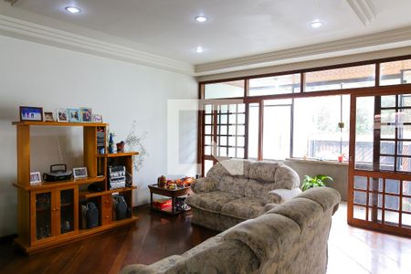 Sala de casa à venda com 3 quartos, 278m² em Parque Jaçatuba, Santo André