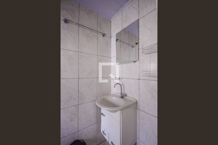 Banheiro de casa de condomínio para alugar com 1 quarto, 35m² em Vila Brasilina, São Paulo