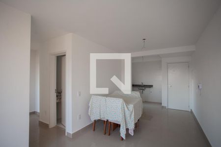 Sala de apartamento para alugar com 3 quartos, 70m² em Planalto, Belo Horizonte