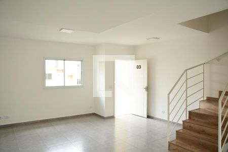 Sala de casa de condomínio para alugar com 3 quartos, 106m² em Granja Viana, Cotia