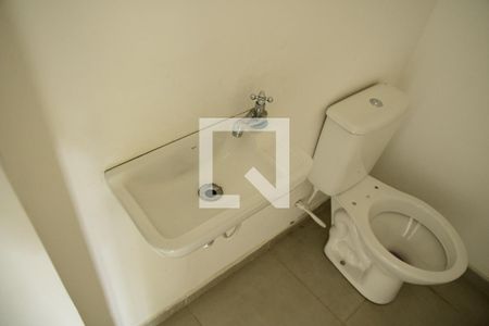 Lavabo de casa de condomínio para alugar com 3 quartos, 106m² em Granja Viana, Cotia