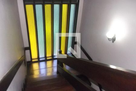 Escada de casa para alugar com 5 quartos, 1200m² em Freguesia de Jacarepaguá, Rio de Janeiro