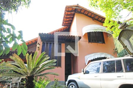 Fachada de casa para alugar com 5 quartos, 1200m² em Freguesia de Jacarepaguá, Rio de Janeiro