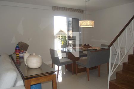 Sala  de casa à venda com 3 quartos, 200m² em Freguesia de Jacarepaguá, Rio de Janeiro