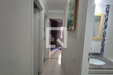 Corredor de apartamento à venda com 3 quartos, 67m² em Jardim Ipaussurama, Campinas