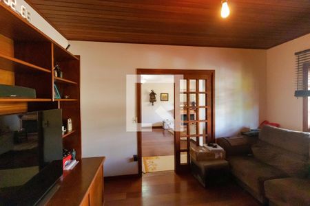 Sala de TV de casa de condomínio à venda com 3 quartos, 390m² em Parque Pradoi, Campinas