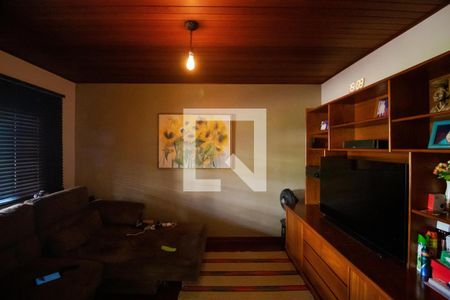 Sala de TV de casa de condomínio à venda com 3 quartos, 390m² em Parque Pradoi, Campinas