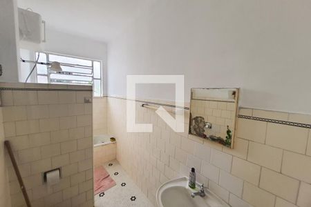 Banheiro de apartamento para alugar com 1 quarto, 50m² em Icaraí, Niterói