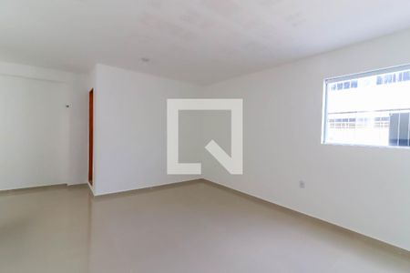 Sala - Quarto - Cozinha de kitnet/studio para alugar com 1 quarto, 44m² em Parque Pinheiros, Taboão da Serra