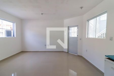 Sala - Quarto - Cozinha de kitnet/studio para alugar com 1 quarto, 44m² em Parque Pinheiros, Taboão da Serra