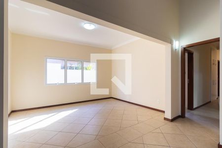 Sala de casa de condomínio à venda com 3 quartos, 250m² em Loteamento Alphaville Campinas, Campinas