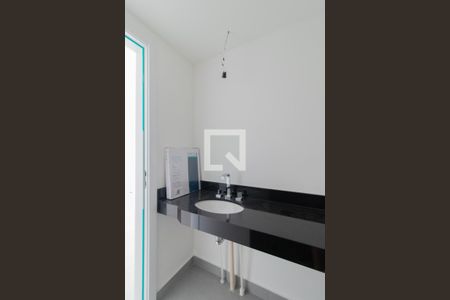 Banheiro de apartamento para alugar com 1 quarto, 27m² em Partenon, Porto Alegre