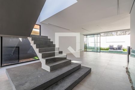 Casa de condomínio à venda com 320m², 4 quartos e 4 vagasSala