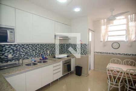 Apartamento à venda com 200m², 4 quartos e 1 vaga Apartamento à venda com 200m², 4 quartos e 1 vagaCozinha