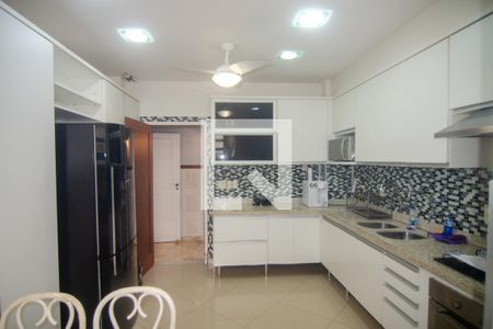 Apartamento à venda com 200m², 4 quartos e 1 vaga Apartamento à venda com 200m², 4 quartos e 1 vagaCozinha