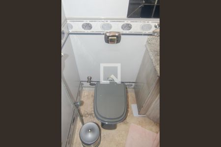 Apartamento à venda com 200m², 4 quartos e 1 vaga Apartamento à venda com 200m², 4 quartos e 1 vagaBanheiro 2