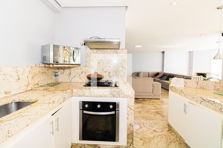 Sala e Cozinha de casa para alugar com 3 quartos, 350m² em Vila Nivi, São Paulo