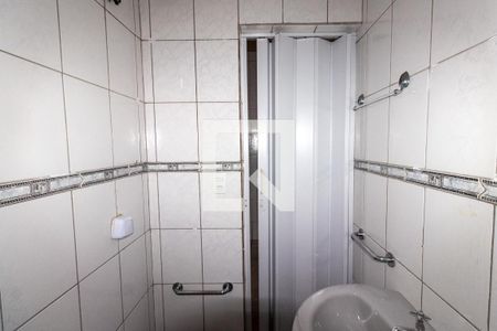 Banheiro de casa para alugar com 1 quarto, 40m² em Jardim Santo Antonio, São Paulo
