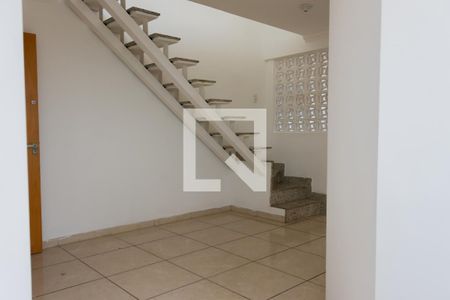 Sala de apartamento à venda com 2 quartos, 80m² em Nacional, Contagem