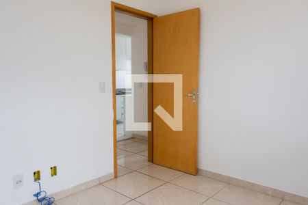 Sala de apartamento à venda com 2 quartos, 80m² em Nacional, Contagem