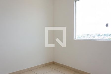 Sala de apartamento à venda com 2 quartos, 80m² em Nacional, Contagem