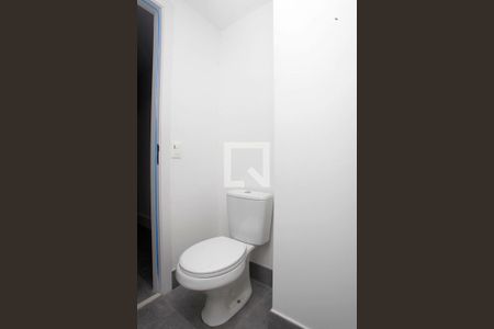 Banheiro de kitnet/studio à venda com 1 quarto, 27m² em Centro Histórico, Porto Alegre