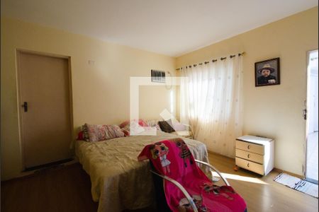 Casa à venda com 552m², 5 quartos e 3 vagas Casa à venda com 552m², 5 quartos e 3 vagasQuarto 2