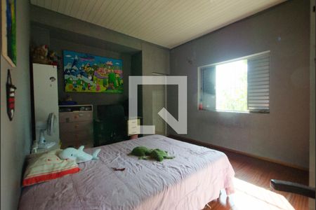 Casa à venda com 552m², 5 quartos e 3 vagas Casa à venda com 552m², 5 quartos e 3 vagasQuarto 3