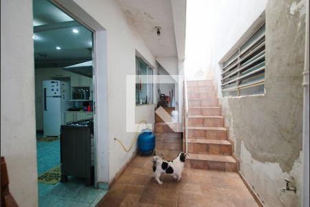 Casa à venda com 552m², 5 quartos e 3 vagas Casa à venda com 552m², 5 quartos e 3 vagasQuintal