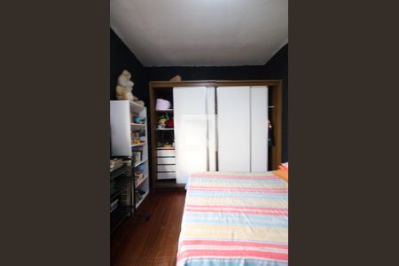 Casa à venda com 552m², 5 quartos e 3 vagas Casa à venda com 552m², 5 quartos e 3 vagasQuarto 4