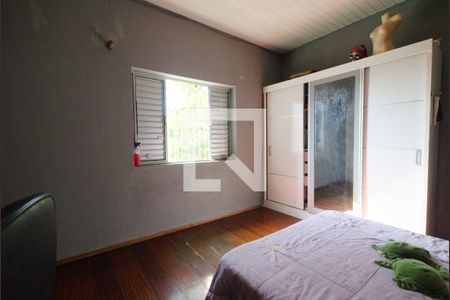 Casa à venda com 552m², 5 quartos e 3 vagas Casa à venda com 552m², 5 quartos e 3 vagasQuarto 3