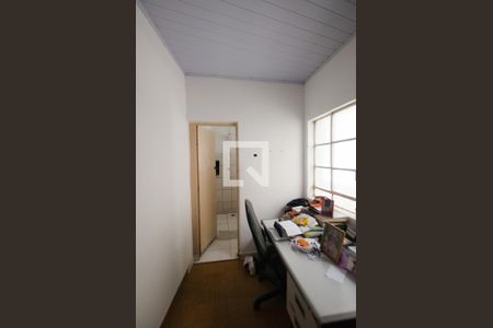 Casa à venda com 552m², 5 quartos e 3 vagas Casa à venda com 552m², 5 quartos e 3 vagasQuarto 1