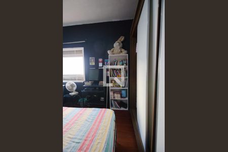 Casa à venda com 552m², 5 quartos e 3 vagas Casa à venda com 552m², 5 quartos e 3 vagasQuarto 4