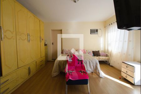 Casa à venda com 552m², 5 quartos e 3 vagas Casa à venda com 552m², 5 quartos e 3 vagasQuarto 2