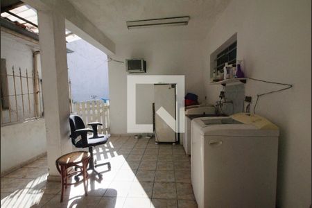 Casa à venda com 552m², 5 quartos e 3 vagas Casa à venda com 552m², 5 quartos e 3 vagasLavanderia