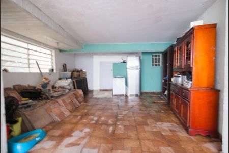 Casa à venda com 552m², 5 quartos e 3 vagas Casa à venda com 552m², 5 quartos e 3 vagasQuintal