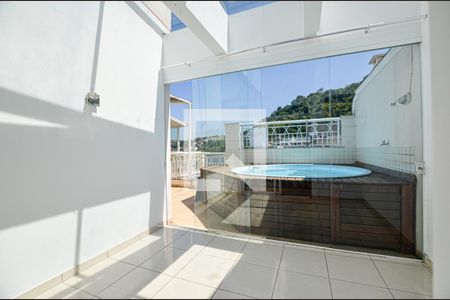 Sala de apartamento para alugar com 3 quartos, 216m² em São Francisco, Niterói