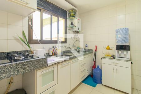 Cozinha de apartamento à venda com 3 quartos, 75m² em Medianeira, Porto Alegre