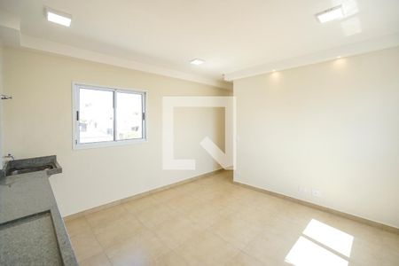 Sala e cozinha de apartamento para alugar com 2 quartos, 34m² em Vila Carrao, São Paulo