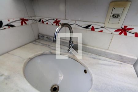 Banheiro  de apartamento à venda com 1 quarto, 34m² em Santo Antônio, Porto Alegre