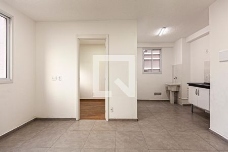 Sala e cozinha de apartamento para alugar com 2 quartos, 34m² em Lapa, São Paulo