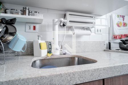 Cozinha de apartamento para alugar com 2 quartos, 35m² em Parque Císper, São Paulo