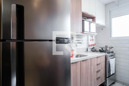 Cozinha de apartamento para alugar com 2 quartos, 35m² em Parque Císper, São Paulo