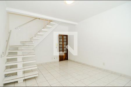 Sala de casa à venda com 4 quartos, 230m² em Vila Antonieta, Guarulhos