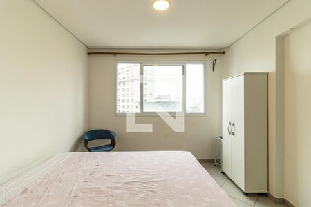 Quarto - Janela Grande de kitnet/studio para alugar com 2 quartos, 47m² em Santa Ifigênia, São Paulo