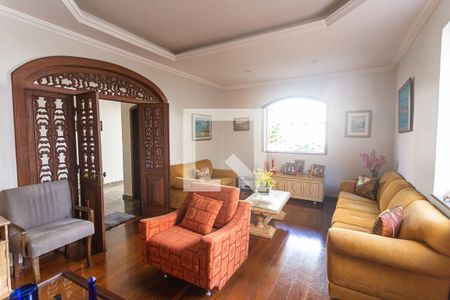 Sala 1 de casa à venda com 4 quartos, 400m² em Floresta, Belo Horizonte
