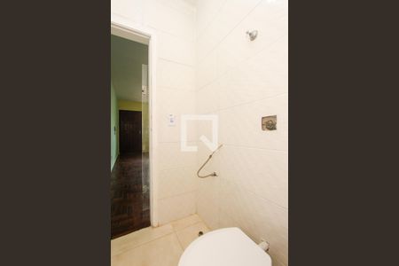 Banheiro de apartamento à venda com 1 quarto, 38m² em Bom Jesus, Porto Alegre