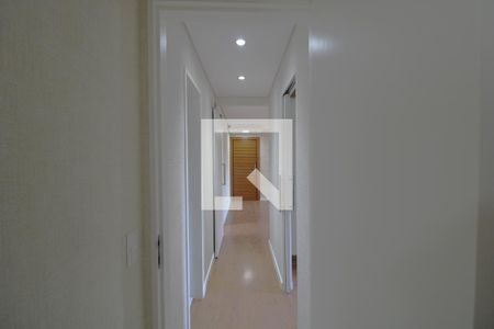 Corredor de apartamento para alugar com 2 quartos, 90m² em Vila Sofia, São Paulo