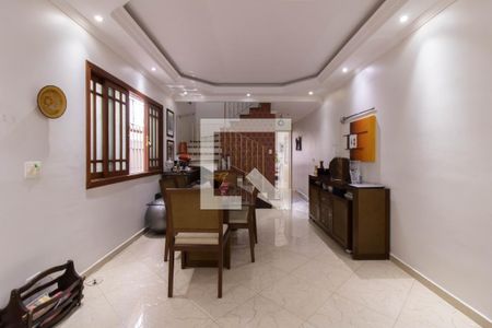 Sala de casa para alugar com 4 quartos, 205m² em Jardim Santa Mena, Guarulhos