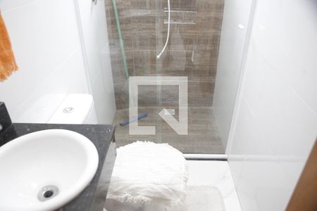 Banheiro de casa para alugar com 2 quartos, 50m² em Vila Caiçara, Praia Grande